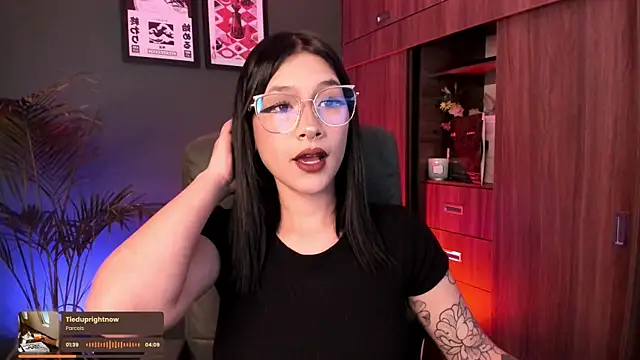 Giorgii29 online show from December 2025 03:25:01 AM