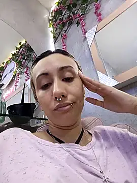 LunaDeCristall online show from November 2025 09:37:01 PM