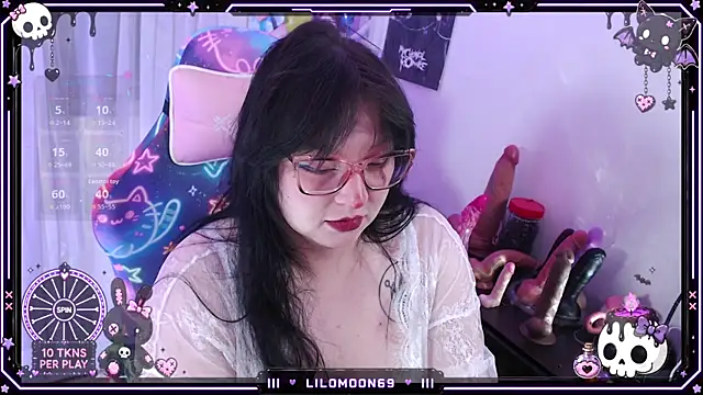 LiloMoon69 online show from July 2026 07:28:02 AM