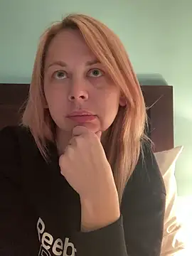 Snapshot of burrkitty chatting on February 2025 01:11:02 PM burrkitty online show from February 2025 01:11:02 PM