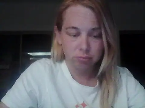 Snapshot of burrkitty chatting on October 2025 03:37:02 AM burrkitty online show from October 2025 03:37:02 AM