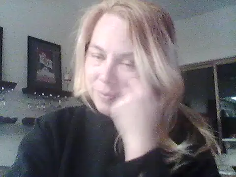 Snapshot of burrkitty chatting on October 2025 03:29:02 AM burrkitty online show from October 2025 03:29:02 AM