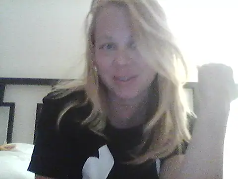 Snapshot of burrkitty chatting on November 2025 05:18:01 AM burrkitty online show from November 2025 05:18:01 AM