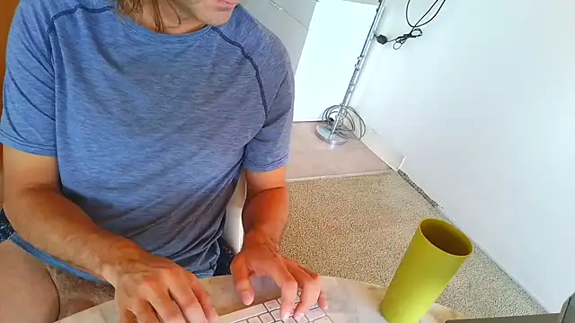 costanza7070 online show from April 2026 07:41:01 PM