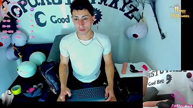 Snapshot of Piggy_Eddy chatting on November 2025 09:50:02 PM Piggy Eddy online show from November 2025 09:50:02 PM