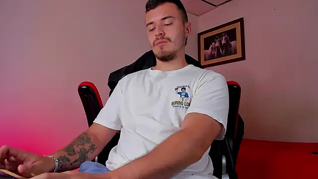 james connor2 online show from February 2025 07:06:02 PM