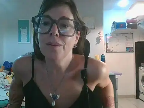 Snapshot of Calentandote chatting on April 2026 09:18:01 AM Calentandote online show from April 2026 09:18:01 AM
