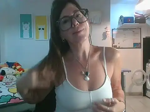 Snapshot of Calentandote chatting on April 2026 10:24:01 AM Calentandote online show from April 2026 10:24:01 AM