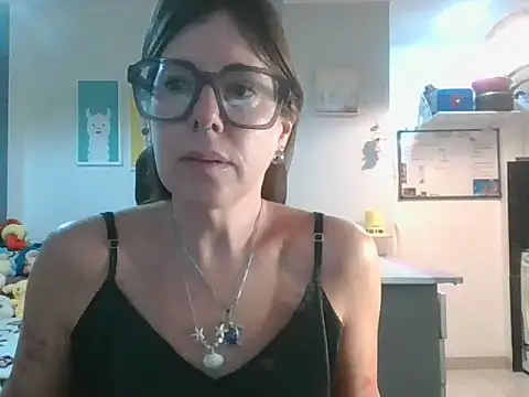 Snapshot of Calentandote chatting on April 2026 09:10:01 AM Calentandote online show from April 2026 09:10:01 AM