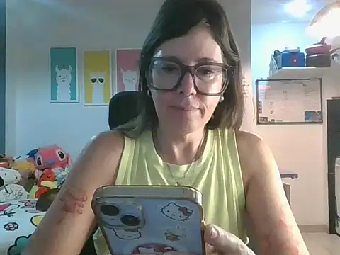 Snapshot of Calentandote chatting on April 2026 08:42:01 AM Calentandote online show from April 2026 08:42:01 AM