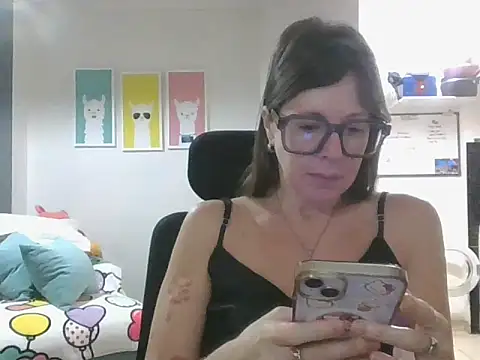 Snapshot of Calentandote chatting on May 2026 08:44:01 AM Calentandote online show from May 2026 08:44:01 AM