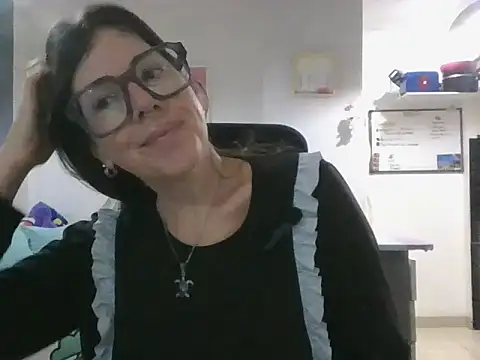 Snapshot of Calentandote chatting on May 2026 11:16:01 AM Calentandote online show from May 2026 11:16:01 AM