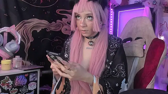 Snapshot of Alicedangerrr chatting on May 2026 01:32:02 AM Alicedangerrr online show from May 2026 01:32:02 AM