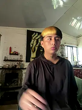 FlpGmz online show from September 2025 07:05:01 PM