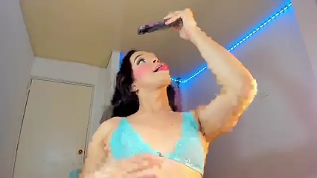 alexaryderr online show from January 2026 03:33:01 AM