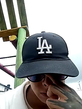 Snapshot of Cuervo_maniaco chatting on December 2024 04:49:01 PM Cuervo maniaco online show from December 2024 04:49:01 PM