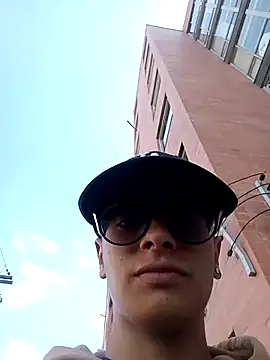 Snapshot of Cuervo_maniaco chatting on December 2024 03:28:02 PM Cuervo maniaco online show from December 2024 03:28:02 PM