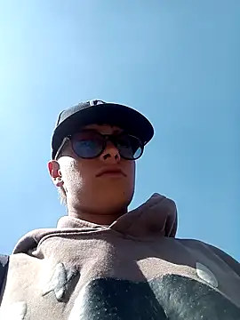 Snapshot of Cuervo_maniaco chatting on January 2025 06:21:01 PM Cuervo maniaco online show from January 2025 06:21:01 PM