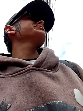 Snapshot of Cuervo_maniaco chatting on February 2025 03:56:02 PM Cuervo maniaco online show from February 2025 03:56:02 PM