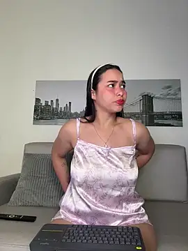 SophieRoyals online show from April 2026 12:30:01 PM