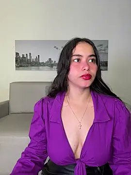 Snapshot of SophieRoyals chatting on June 2026 01:46:01 PM SophieRoyals online show from June 2026 01:46:01 PM
