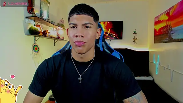 Snapshot of Damian_latinxxx chatting on June 2026 03:11:02 AM Damian latinxxx online show from June 2026 03:11:02 AM