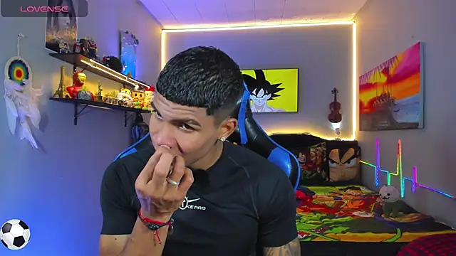 Snapshot of Damian_latinxxx chatting on July 2026 09:04:01 AM Damian latinxxx online show from July 2026 09:04:01 AM