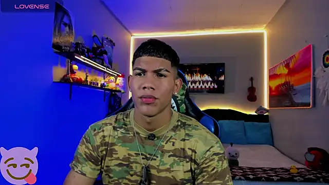 Snapshot of Damian_latinxxx chatting on July 2026 09:04:01 AM Damian latinxxx online show from July 2026 09:04:01 AM