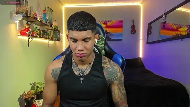 Snapshot of Damian_latinxxx chatting on July 2026 08:51:02 AM Damian latinxxx online show from July 2026 08:51:02 AM
