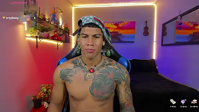 Snapshot of Damian_latinxxx chatting on July 2026 10:21:02 AM Damian latinxxx online show from July 2026 10:21:02 AM