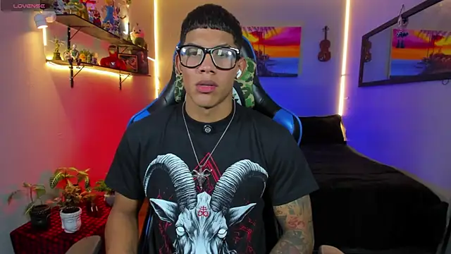 Snapshot of Damian_latinxxx chatting on July 2026 09:05:01 AM Damian latinxxx online show from July 2026 09:05:01 AM
