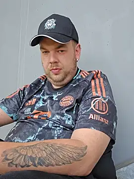 PupW0lfy online show from September 2025 10:15:02 AM