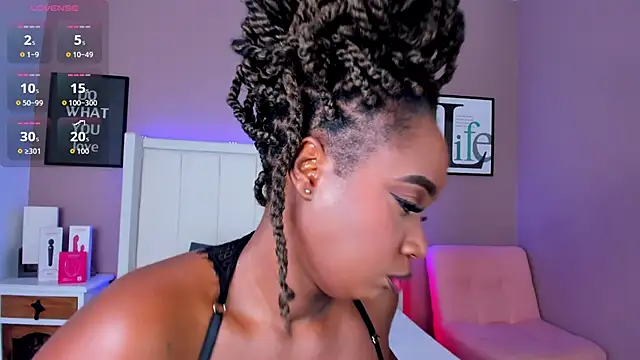 Britanymooree online show from January 2026 07:38:01 PM