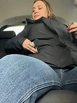 Snapshot of OlgaBuzzz chatting on February 2025 09:36:02 AM OlgaBuzzz online show from February 2025 09:36:02 AM