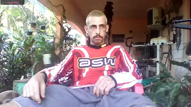 Snapshot of sellvageria chatting on May 2026 04:34:01 PM sellvageria online show from May 2026 04:34:01 PM