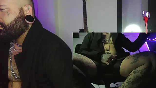 Snapshot of darkclothes chatting on December 2024 04:38:02 AM darkclothes online show from December 2024 04:38:02 AM