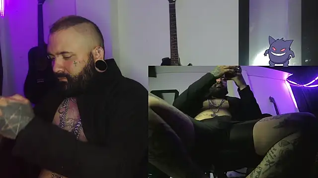 Snapshot of darkclothes chatting on December 2024 07:42:01 AM darkclothes online show from December 2024 07:42:01 AM