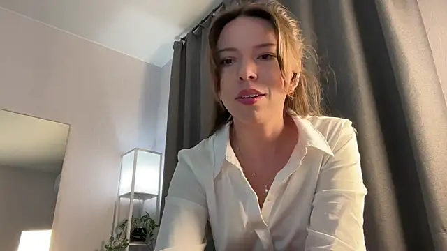 Victoria1Love online show from April 2026 06:10:01 PM