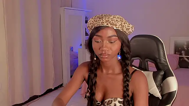 SavannahWildee online show from December 2024 08:55:01 PM