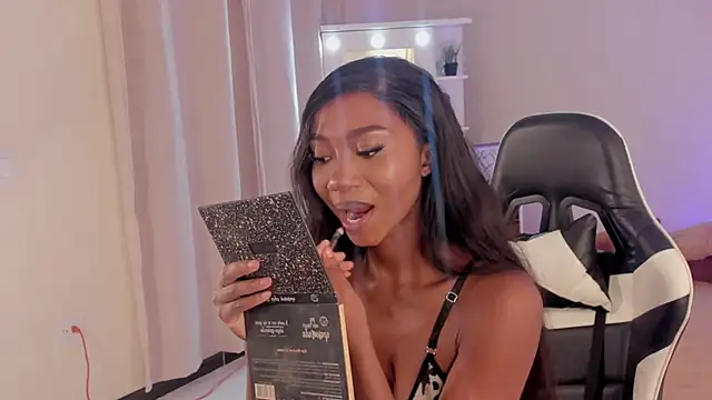 SavannahWildee online show from March 2025 06:34:02 PM