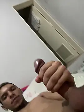 Brito06 online show from December 2024 10:41:01 PM