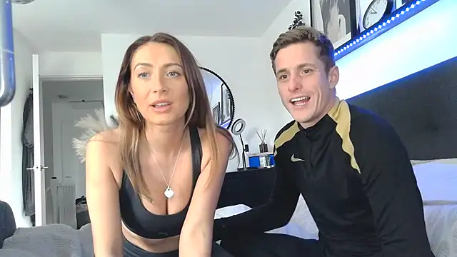 Snapshot of Pollypearson chatting on February 2025 10:32:02 AM Pollypearson online show from February 2025 10:32:02 AM