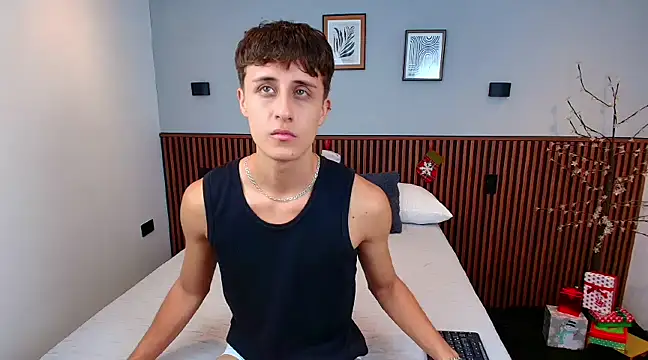 Snapshot of JoseloEvans chatting on December 2024 11:21:01 PM JoseloEvans online show from December 2024 11:21:01 PM