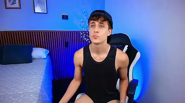 Snapshot of JoseloEvans chatting on January 2025 10:09:01 PM JoseloEvans online show from January 2025 10:09:01 PM