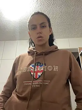 karolainvalentina online show from February 2026 11:19:01 PM