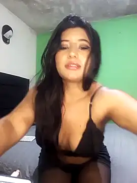 Snapshot of yuliparis chatting on September 2025 07:02:01 AM yuliparis online show from September 2025 07:02:01 AM