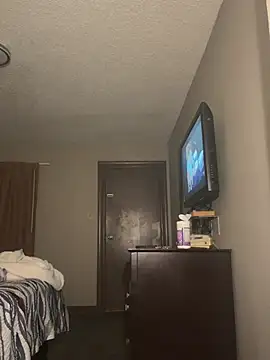 snowrillaxxx online show from April 2026 05:45:02 AM