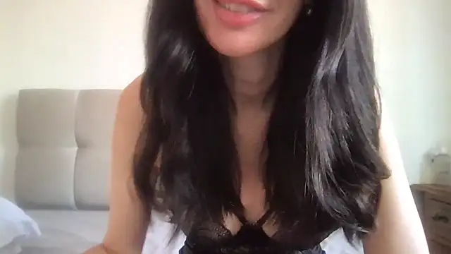 paolajonez online show from December 2025 11:40:02 AM