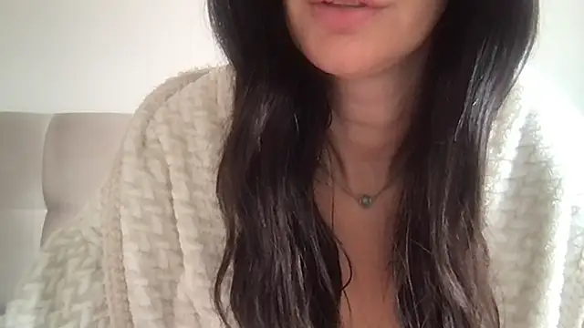 paolajonez online show from January 2026 05:38:02 PM