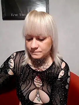 poussichienne online show from November 2025 04:40:02 PM